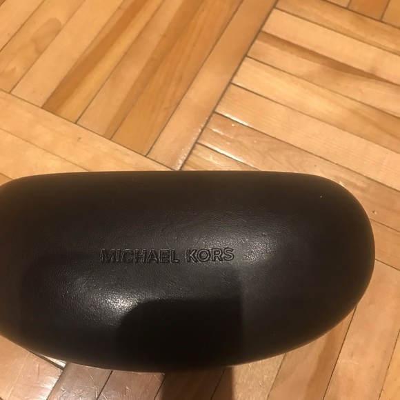 Michael kors sunglasses case​​​​​​​​ - Picture 2 of 5